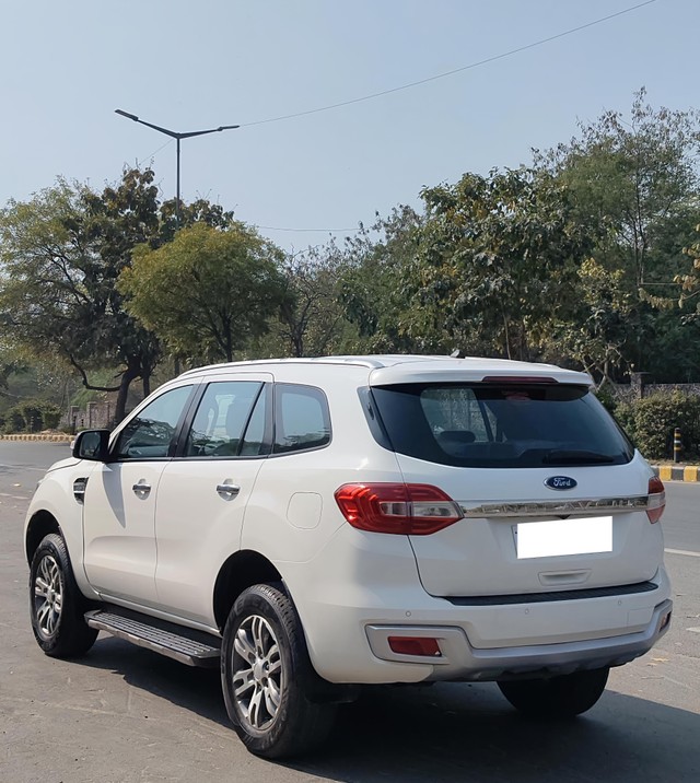 Second-hand 2017 Ford Endeavour 3.2 Titanium AT 4X4 for sale in New Delhi-8