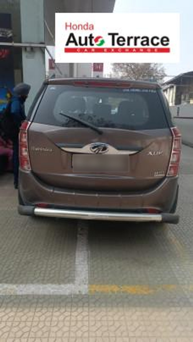 Second-hand 2017 Mahindra XUV500 G AT for sale in Chandigarh-1