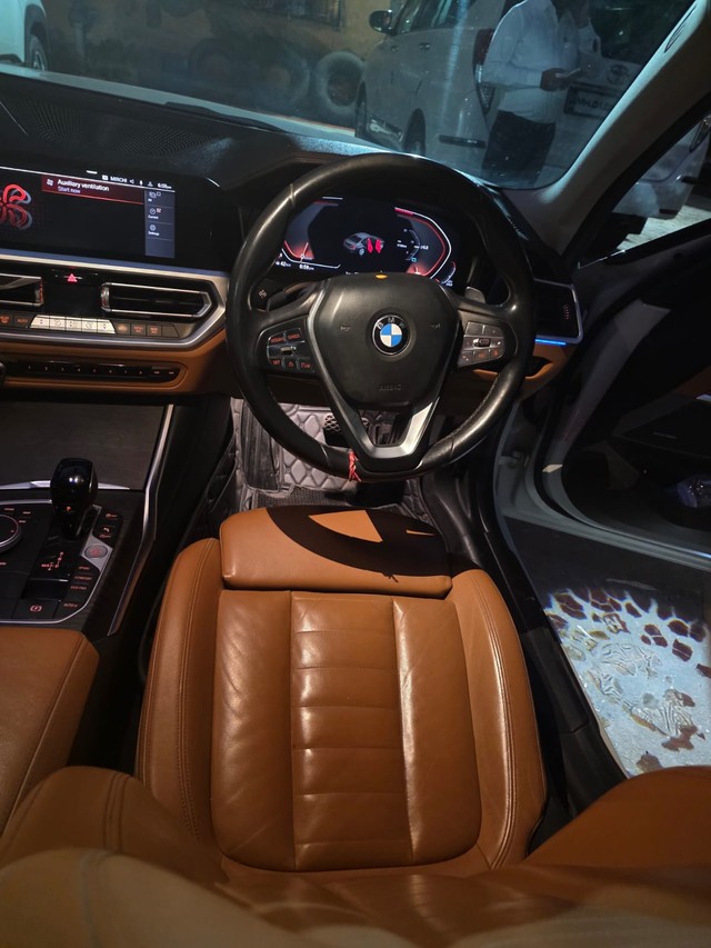 Second-hand 2022 BMW 3 Series 320d Luxury Line for sale in Mumbai-3