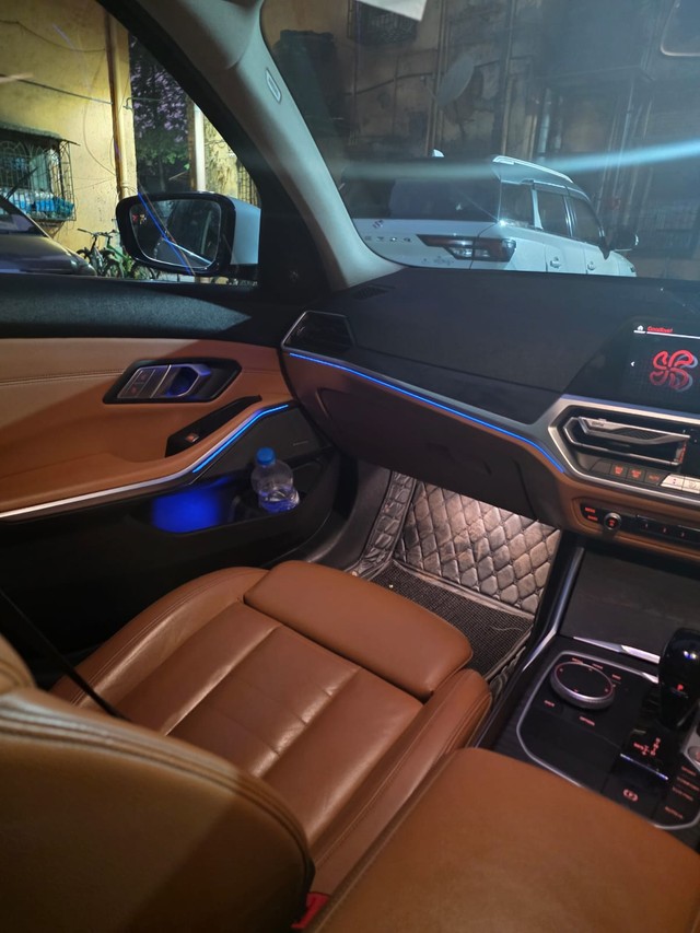 Second-hand 2022 BMW 3 Series 320d Luxury Line for sale in Mumbai-9