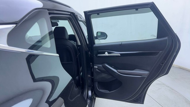 Second-hand 2021 Kia Seltos GTX Plus DCT for sale in Hyderabad-37