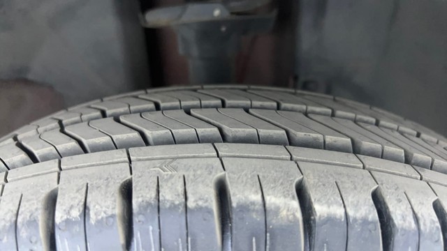 Second-hand 2018 Renault KWID 1.0 RXT AMT Opt for sale in Hyderabad-29