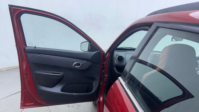 Second-hand 2018 Renault KWID 1.0 RXT AMT Opt for sale in Hyderabad-36