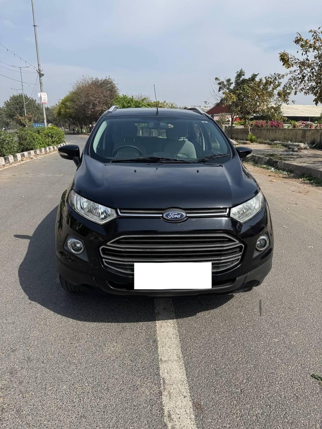 Second-hand 2017 Ford Ecosport 1.5 Petrol Titanium BSIV for sale in New Delhi-5