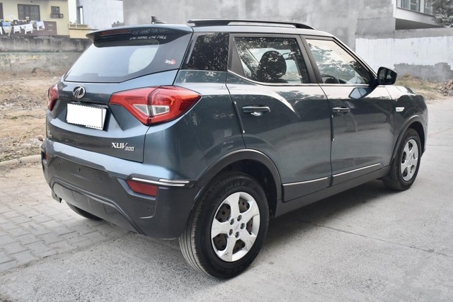 Second-hand 2020 Mahindra XUV300 W6 AMT Diesel BSIV for sale in Gurgaon-4