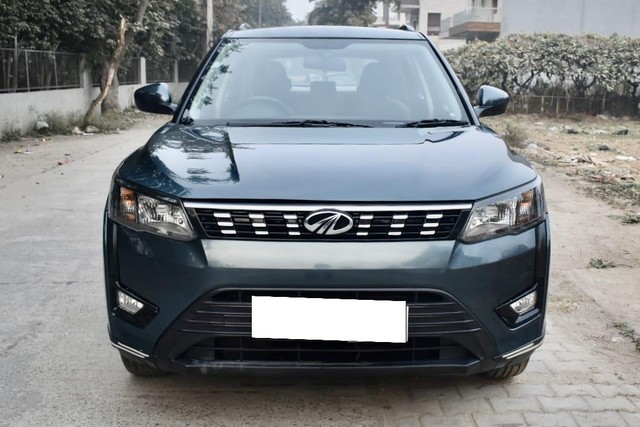 Second-hand 2020 Mahindra XUV300 W6 AMT Diesel BSIV for sale in Gurgaon-1