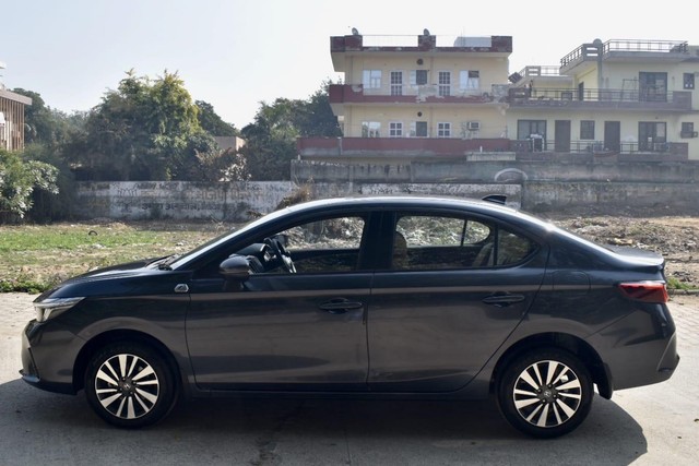 Second-hand 2025 Honda City V CVT for sale in Gurgaon-7