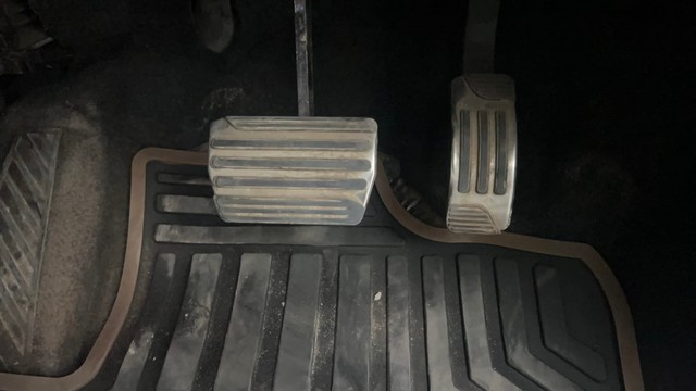 Second-hand 2018 Mahindra XUV500 W11 AT BSIV for sale in Kolkata-14