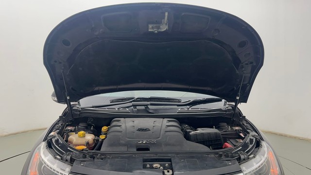 Second-hand 2018 Mahindra XUV500 W11 AT BSIV for sale in Kolkata-8