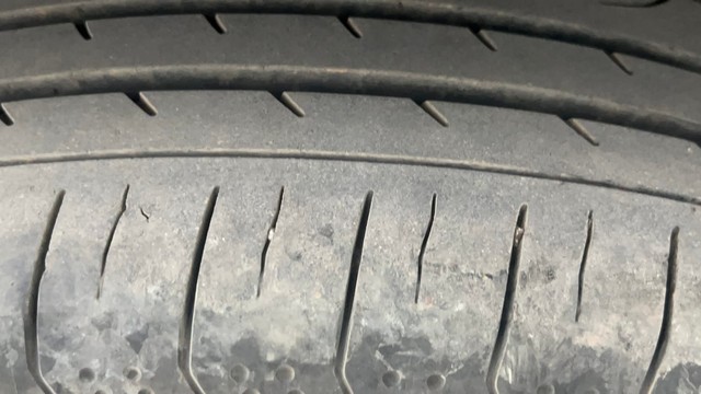 Second-hand 2018 Mahindra XUV500 W11 AT BSIV for sale in Kolkata-29