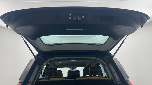 Second-hand 2018 Mahindra XUV500 W11 AT BSIV for sale in Kolkata-24