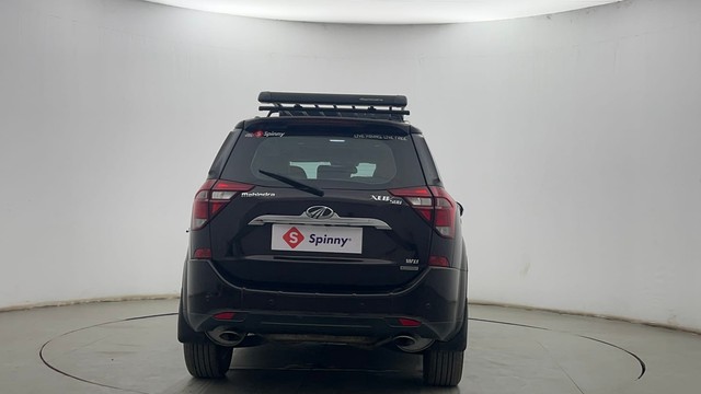 Second-hand 2018 Mahindra XUV500 W11 AT BSIV for sale in Kolkata-4