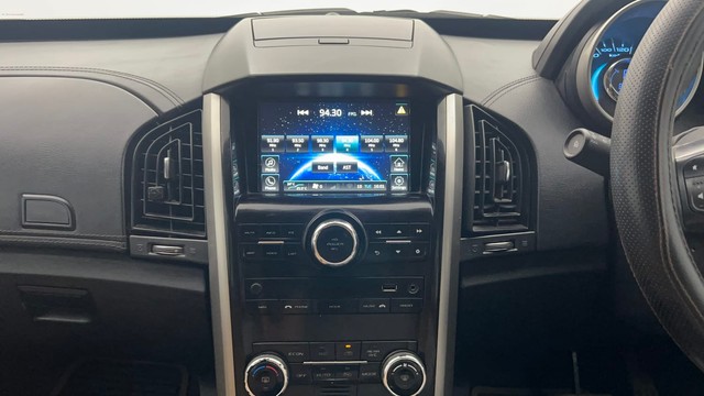 Second-hand 2018 Mahindra XUV500 W11 AT BSIV for sale in Kolkata-36