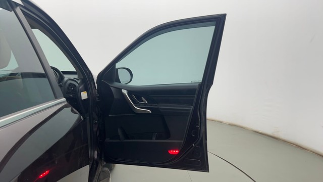 Second-hand 2018 Mahindra XUV500 W11 AT BSIV for sale in Kolkata-16