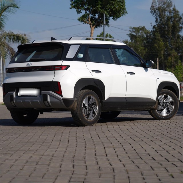 Second-hand 2025 Hyundai Venue HX 10 Diesel AT for sale in Karnal-2