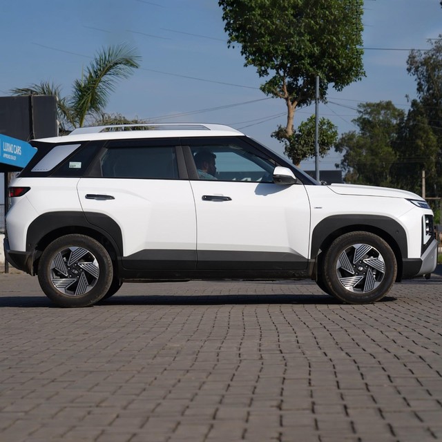 Second-hand 2025 Hyundai Venue HX 10 Diesel AT for sale in Karnal-1