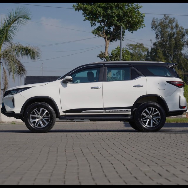 Second-hand 2016 Toyota Fortuner 4x2 Manual for sale in Karnal-13