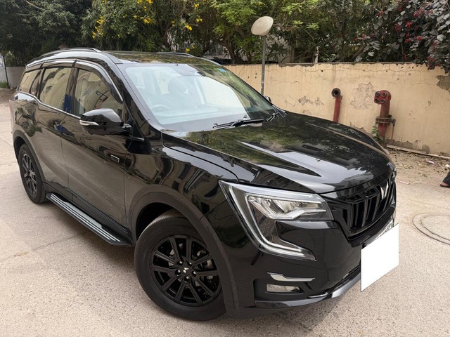 Second-hand 2025 Mahindra XUV700 AX7L Ebony Edition 7Str AT for sale in New Delhi-14