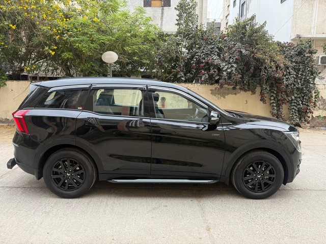 Second-hand 2025 Mahindra XUV700 AX7L Ebony Edition 7Str AT for sale in New Delhi-1