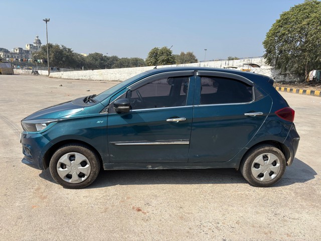 Second-hand 2023 Tata Tiago XT for sale in Lucknow-3