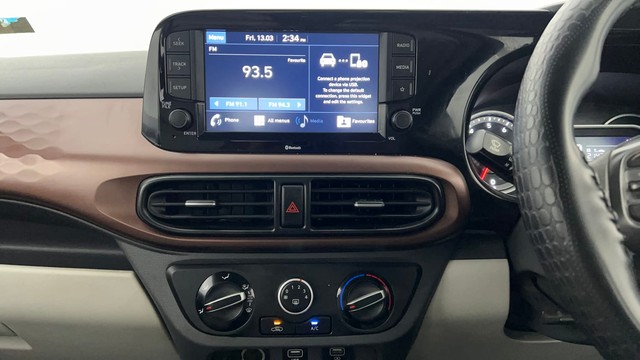 Second-hand 2020 Hyundai Aura SX Plus AMT Diesel for sale in Lucknow-25