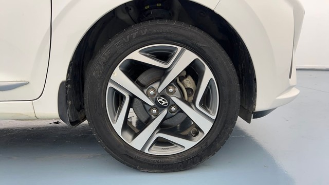 Second-hand 2020 Hyundai Aura SX Plus AMT Diesel for sale in Lucknow-17