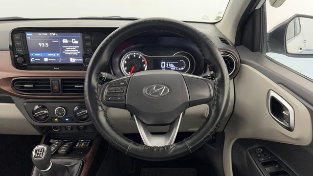 Second-hand 2020 Hyundai Aura SX Plus AMT Diesel for sale in Lucknow-26