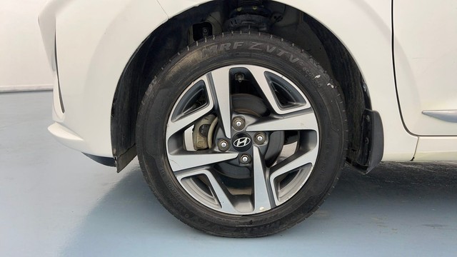 Second-hand 2020 Hyundai Aura SX Plus AMT Diesel for sale in Lucknow-20