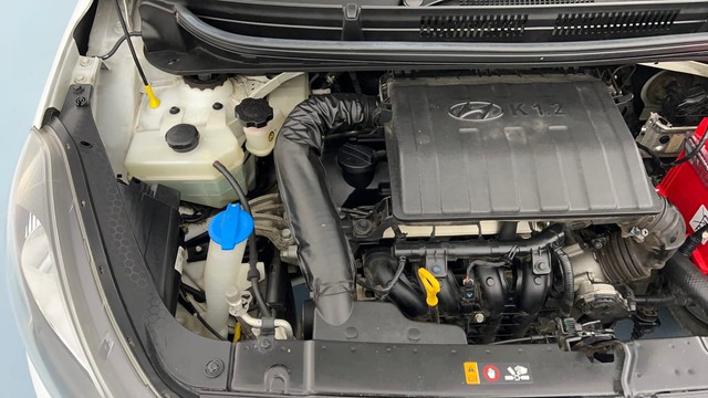Second-hand 2020 Hyundai Aura SX Plus AMT Diesel for sale in Lucknow-38