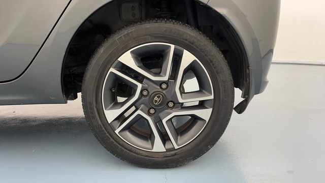 Second-hand 2022 Tata Tiago XZ Plus for sale in Lucknow-19