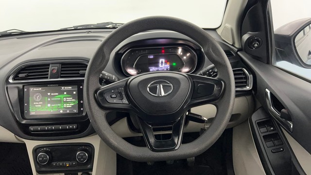Second-hand 2022 Tata Tiago XZ Plus for sale in Lucknow-25