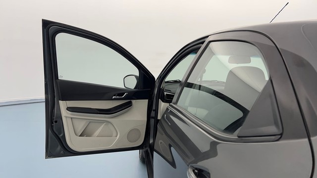 Second-hand 2022 Tata Tiago XZ Plus for sale in Lucknow-29