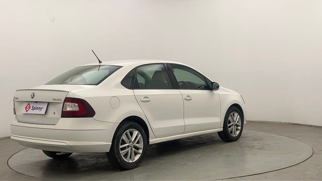 Second-hand 2020 Ford Fiesta Petrol Style for sale in Chandigarh-3