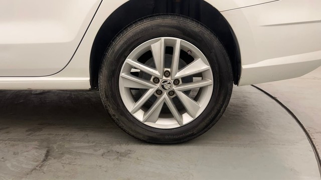 Second-hand 2020 Ford Fiesta Petrol Style for sale in Chandigarh-19