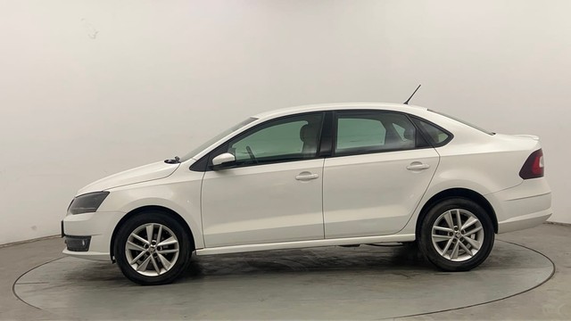 Second-hand 2020 Ford Fiesta Petrol Style for sale in Chandigarh-6