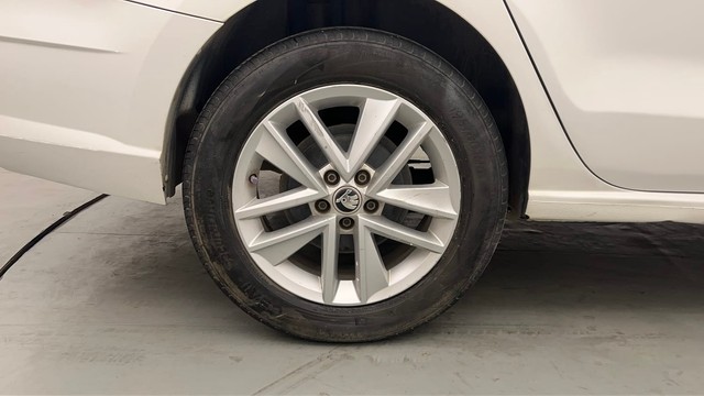 Second-hand 2020 Ford Fiesta Petrol Style for sale in Chandigarh-18