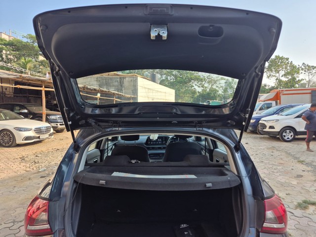 Second-hand 2024 Hyundai i20 Sportz IVT for sale in Mumbai-10