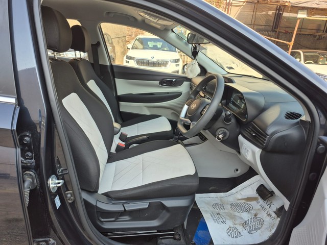 Second-hand 2024 Hyundai i20 Sportz IVT for sale in Mumbai-18