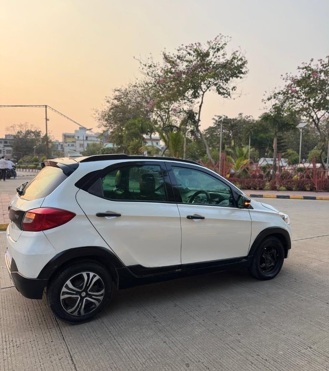 Second-hand 2018 Tata Tiago NRG Diesel for sale in Indore-5