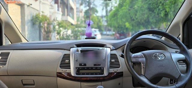 Second-hand 2014 Toyota Innova 2.5 VX (Diesel) 8 Seater for sale in Bangalore-6