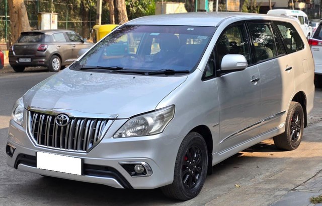 Second-hand 2014 Toyota Innova 2.5 VX (Diesel) 8 Seater for sale in Bangalore-3