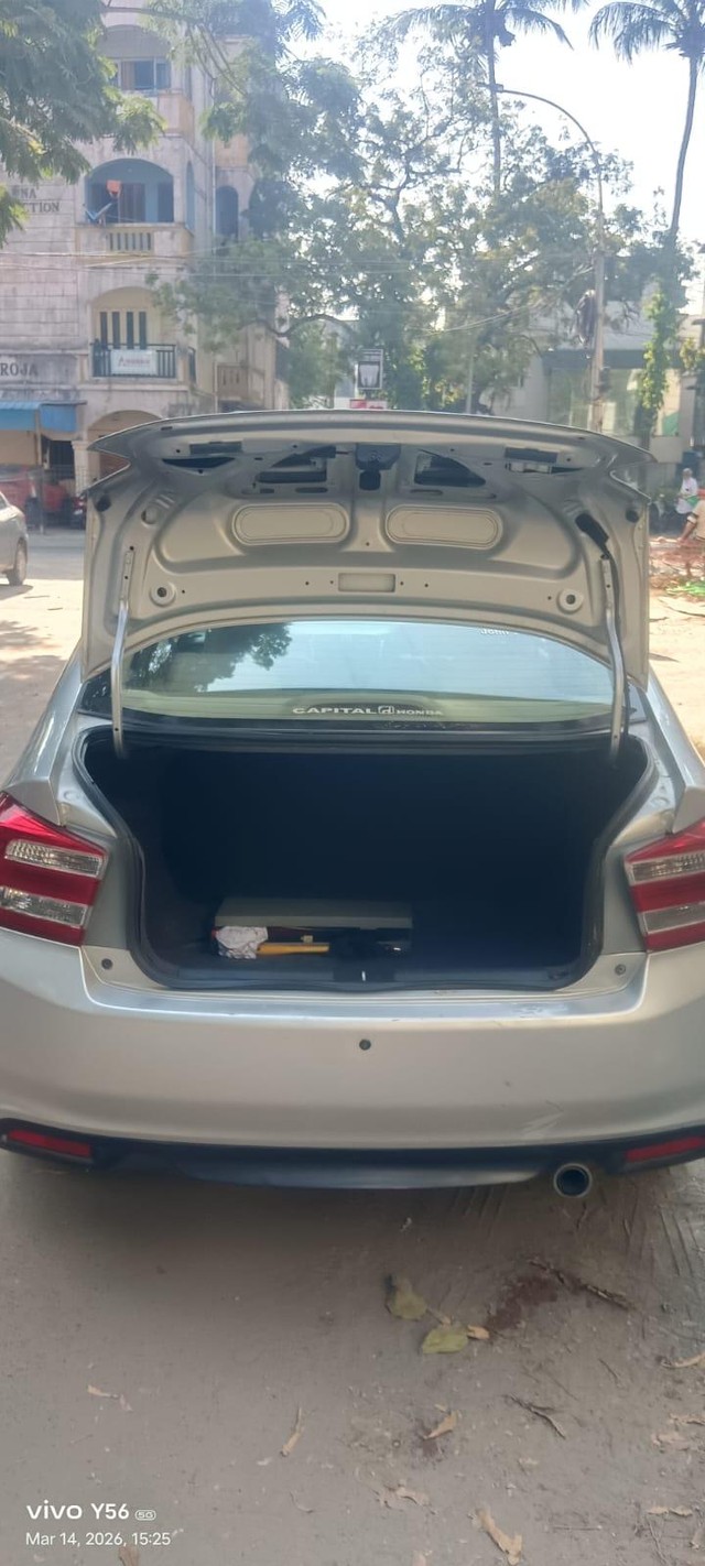 Honda City V MT Second-hand 2012 Honda City V MT for sale in Chennai-4