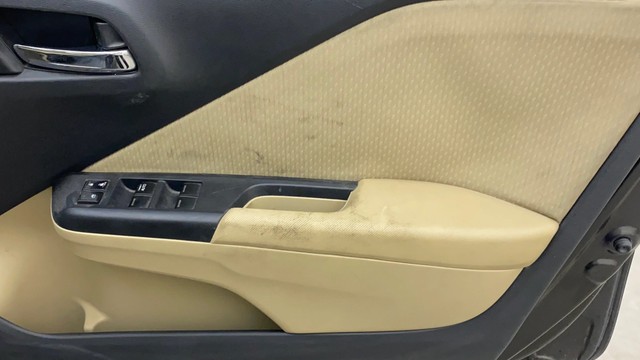 Second-hand 2018 Honda City i-VTEC V for sale in Hyderabad-17