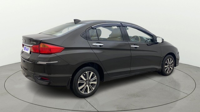 Second-hand 2018 Honda City i-VTEC V for sale in Hyderabad-2