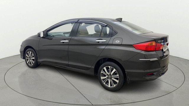 Second-hand 2018 Honda City i-VTEC V for sale in Hyderabad-4