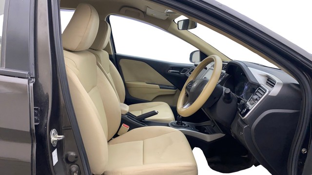 Second-hand 2018 Honda City i-VTEC V for sale in Hyderabad-15