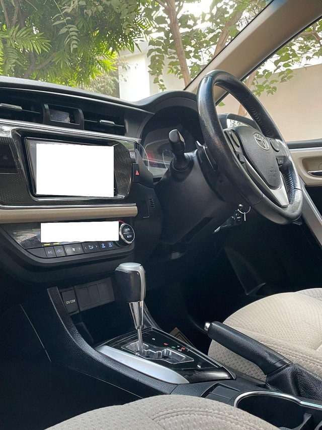 Toyota Corolla Altis G AT Second-hand 2014 Toyota Corolla Altis G AT for sale in Coimbatore-2