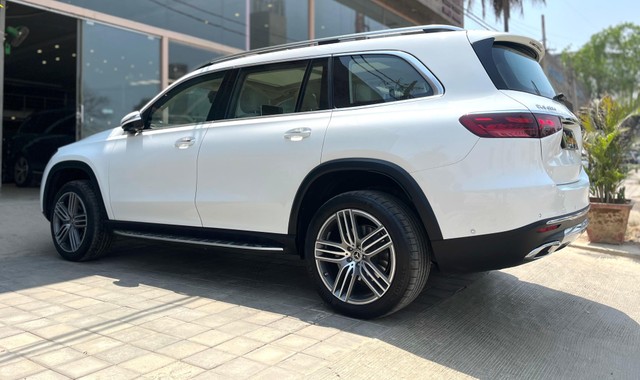 Mercedes-Benz GLS 450d 4matic Second-hand 2024 Mercedes-Benz GLS 450d 4matic for sale in Bangalore-3