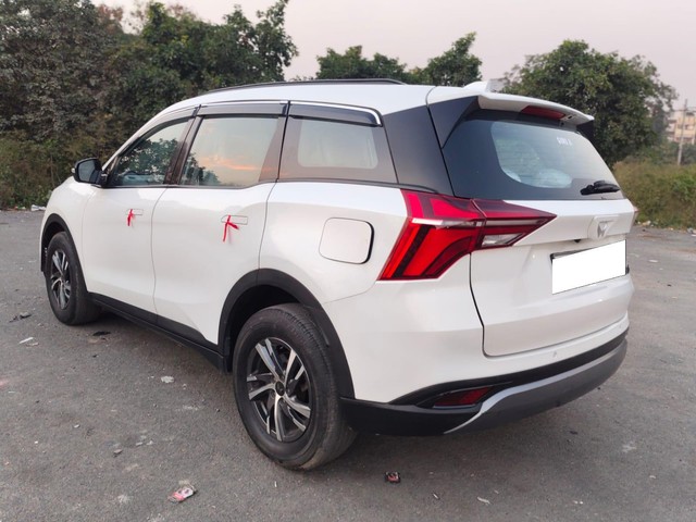 Second-hand 2023 Mahindra XUV700 AX5 7 Str Diesel AT for sale in New Delhi-12