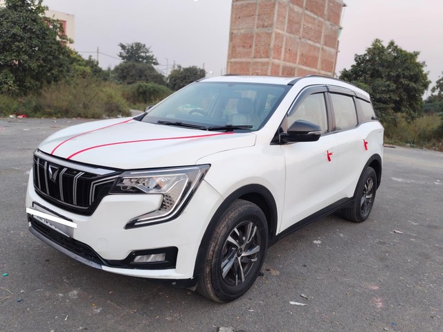 Second-hand 2023 Mahindra XUV700 AX5 7 Str Diesel AT for sale in New Delhi-4
